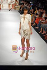 Model walk the ramp for Mandira Wirk_s Show on LIFW Day 4 on 21st Sep 2009 (7).JPG