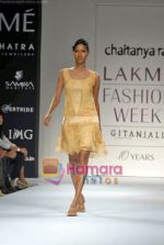 Model walk the ramp for Chaitanya Rao_s Show on LIFW Day 5 on 22nd Sep 2009 (14).JPG