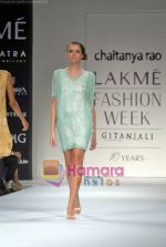 Model walk the ramp for Chaitanya Rao_s Show on LIFW Day 5 on 22nd Sep 2009 (16).JPG