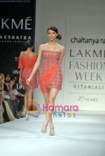 Model walk the ramp for Chaitanya Rao_s Show on LIFW Day 5 on 22nd Sep 2009 (24).JPG