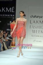 Model walk the ramp for Chaitanya Rao_s Show on LIFW Day 5 on 22nd Sep 2009 (25).JPG