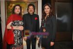 Pankaj Udhas, Nisha Jamwal at the Launch of Bratin Khan_s exhibition in Point of View Art Gallery, Colaba on 23rd Sep 2009 (3).JPG