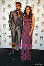 Aishwarya and Abhishek Bachchan at GQ Man of the Year Awards in Mumbai on 27th Sep 2009 (5).JPG