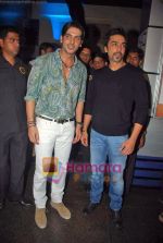 Zayed Khan, Aashish Chaudhary at Do Knot Disturb film premiere in Fame on 1st Oct 2009 (36).JPG