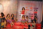 Model walk the ramp for Sobo show in Heera Panna on 3rd Oct 2009 (35).JPG