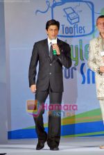Shahrukh Khan at Give India ramp show for CEOs in Taj Colaba on 5th Oct 2009 (7).JPG