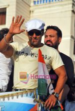 Salman Khan campaigns for Baba Siddiqui in Juhu, Mumbai on 8th Oct 2009 (18).JPG