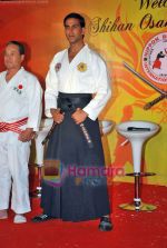 Akshay Kumar honoured with a Katana and a sixth degree Black Belt in Kuyukai Gojuryu Karate in Novotel on 12th Oct 2009 (35).JPG