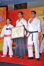 Akshay Kumar honoured with a Katana and a sixth degree Black Belt in Kuyukai Gojuryu Karate in Novotel on 12th Oct 2009 (9).JPG