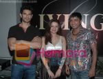 Keith Sequeira, Samyukta Sequiera & Sukhwinder Singh at the Launch of Living Liquidz in Tata Star Bazaar on 12th Oct 2009.jpg