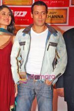 Salman Khan at Main Aur Mrs Khanna VIP Make a Wish foundation event in Taj Land_s End on 11th Oct 2009 (11).JPG