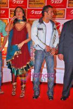 Salman Khan, Kareena Kapoor at Main Aur Mrs Khanna VIP Make a Wish foundation event in Taj Land_s End on 11th Oct 2009 (4).JPG