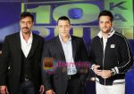 Ajay Devgan, Salman Khan and Fardeen Khan at the Grand Finale of 10 Ka Dum on Oct 17, 2009 at 9.00 P.M.Only on Sony Entertainment Television.jpg
