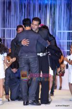 Salman Khan, Aamir Khan at Being Human Show in HDIL Day 2 on 13th Oct 2009 (3).JPG