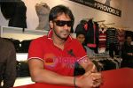 Ajay Devgan promote All the Best film with Provogue in R Mall on 14th Oct 2009 (7).JPG