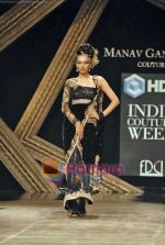 Model walk the ramp for Manav Gangwani at HDIL India Couture Week, Grand Hyatt, Mumbai on 15th  Oct 2009 (2).JPG