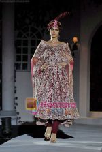 Model walk the ramp for Suneet Varma Show at HDIL India Couture Week, Grand Hyatt, Mumbai on 15th Oct 2009 (47).JPG