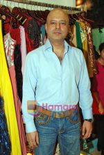 Naved Jaffery at the  Showcase of Asif Merchant and Sajeeda Virji_s bridal collection in Bandra on 23rd Oct 2009 (5).JPG