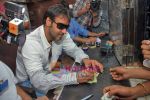 Ajay Devgan opens London Dreams Advance Booking in Gaiety, Bandra, Mumbai on 28th Oct 2009 (12).JPG