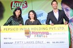 Saif Ali Khan Unveils Lays Chips new Campaign in Grand Hyatt, Mumbai on 28th Oct 2009.JPG