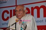 Yash Chopra at Cinemascapes conference in Hotel Leela, Andheri, Mumbai on 28th Oct 2009 (2).JPG