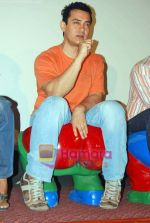 Aamir Khan at 3 Idiots first song introduced to media in Intercontinental on 5th Nov 2009 (8).JPG