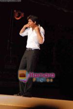 Shahrukh Khan perform at a wedding on 30th April 2009 (34).JPG