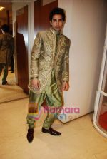 at Narendra Kumar Ahmed_s men_s collection launch in AZA on 14th Nov 2009 (12).JPG