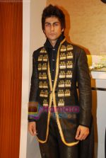 at Narendra Kumar Ahmed_s men_s collection launch in AZA on 14th Nov 2009 (39).JPG