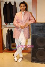 at Narendra Kumar Ahmed_s men_s collection launch in AZA on 14th Nov 2009 (45).JPG