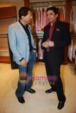 at Narendra Kumar Ahmed_s men_s collection launch in AZA on 14th Nov 2009 (59).JPG