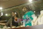 Soha Ali Khan, Emraan Hashmi Promote Tum Mile at Giantti Store in Lower Parel, Mumbai on 14th Nov 2009 (9).JPG