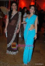Amisha Patel, Manyata Dutt at Shilpa Shetty and Raj Kundra_s wedding reception in Mumbai on 24th Nov 2009 (4).JPG