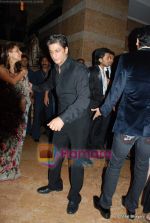 Shahrukh Khan at Shilpa Shetty and Raj Kundra_s wedding reception in Mumbai on 24th Nov 2009 (183).JPG