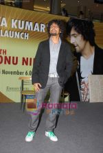 Sonu Nigam at the launch of Priya Kumar_s book in Mumbai on 25th Nov 2009 (2).jpg