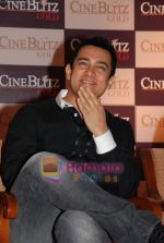 Aamir Khan at Cineblitz Gold issue launch in Taj Land_s End on 30th Nov 2009 (13).JPG