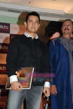 Aamir Khan at Cineblitz Gold issue launch in Taj Land_s End on 30th Nov 2009 (16).JPG