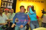 Salman Khan at Gold_s Gym -Mega Spinnathon 2009 in Banstand, Bandra on 1st Dec 2009 (2).JPG