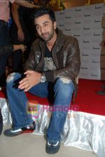Ranbir Kapoor voted sexiest male actor by People in Landmark, Infinity Mall on 3rd Dec 2009 (18).JPG