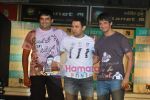 Madhavan, Aamir Khan, Sharman Joshi at Pantaloons 3 Idiots fashion show in Phoneix Mill on 4th Dec 2009 (3).JPG