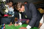 Amitabh Bachchan recieves Asian Culture Award in Fun Republic, Mumbai on 7th Dec 2009 (22).JPG