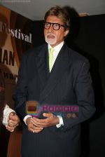 Amitabh Bachchan recieves Asian Culture Award in Fun Republic, Mumbai on 7th Dec 2009 (26).JPG