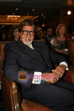 Amitabh Bachchan recieves Asian Culture Award in Fun Republic, Mumbai on 7th Dec 2009 (7).JPG