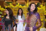 Sushmita Sen, Shobha De at Shobha De_s book- S Secret launch in Landmark, Infinity Mall on 21st Dec 2009 (34).JPG