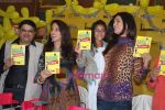 Sushmita Sen, Shobha De at Shobha De_s book- S Secret launch in Landmark, Infinity Mall on 21st Dec 2009 (9).JPG
