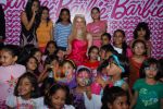 Barbie celebrates Christmas with children in Landmark, Infinity Mall on 24th Dec 2009 (19).JPG