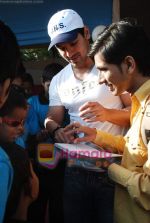 John Abraham attends Sports day for spcial children in Jamnabai Narsee school on 24th Dec 2009 (12).JPG