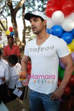 John Abraham attends Sports day for spcial children in Jamnabai Narsee school on 24th Dec 2009 (39).JPG