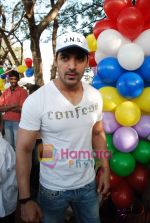 John Abraham attends Sports day for spcial children in Jamnabai Narsee school on 24th Dec 2009 (40).JPG