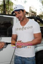 John Abraham attends Sports day for spcial children in Jamnabai Narsee school on 24th Dec 2009 (61).JPG